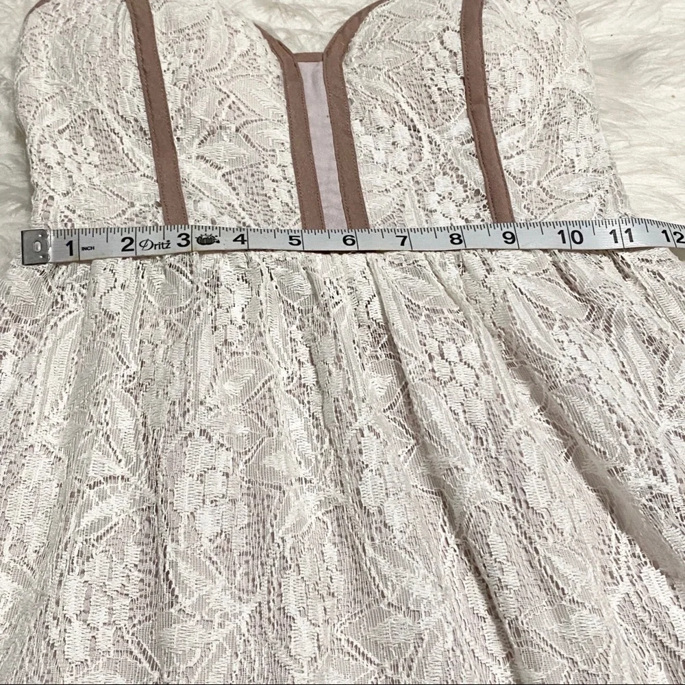 URBAN OUTFITTERS PINS AND NEEDLES Cream Lace Strapless Mini… - Picture 5 of 10